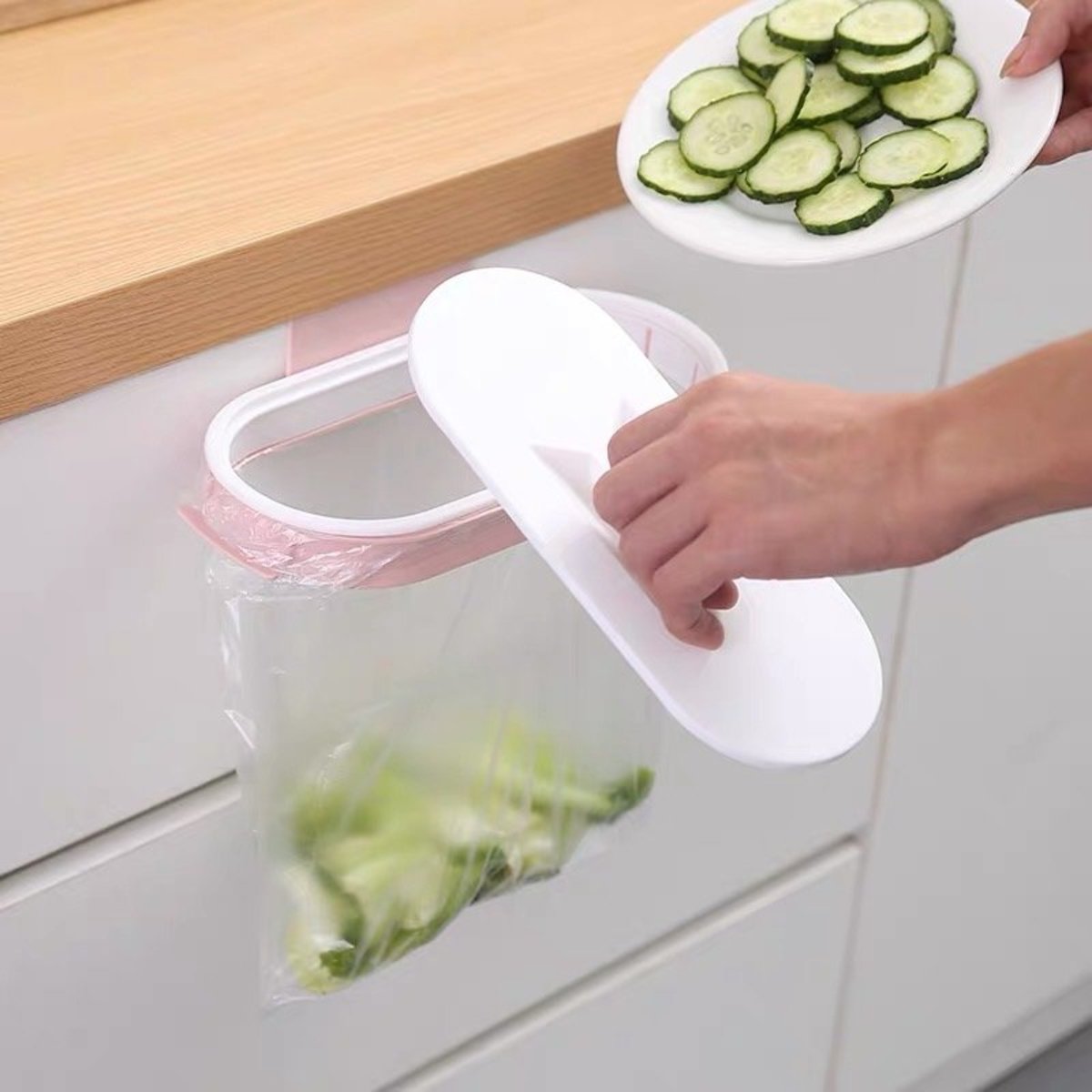 廚櫃門垃圾袋掛架 Hanging Garbage Bag Holder